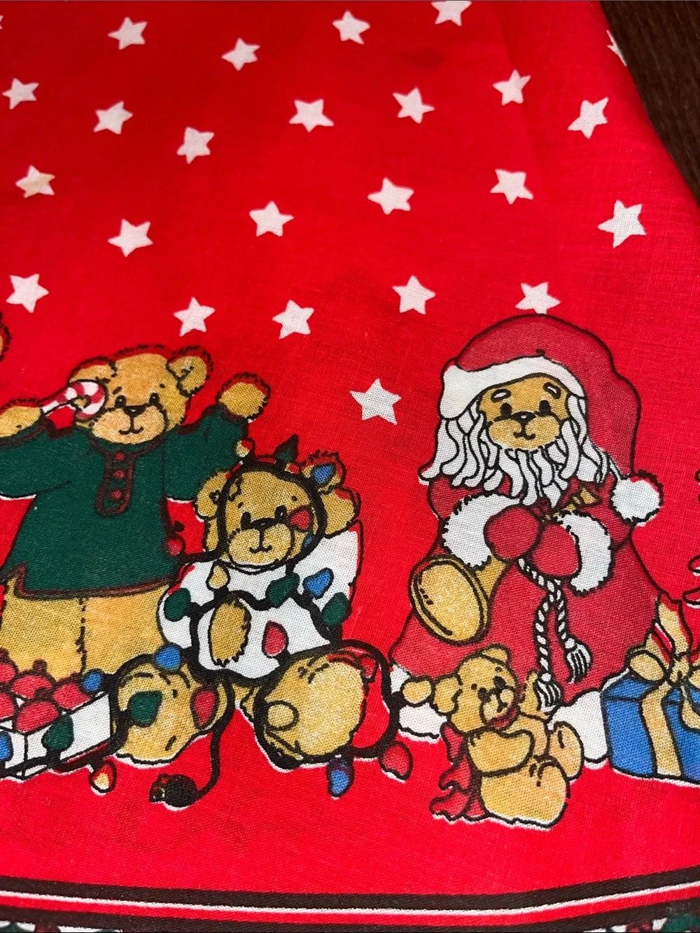 Lucy Rigg-1987 Teddy Christmas 60 inch tablecloth round
